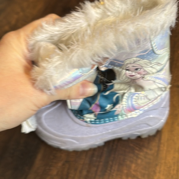 FROZEN snow boots ❄️ - Picture 6 of 6
